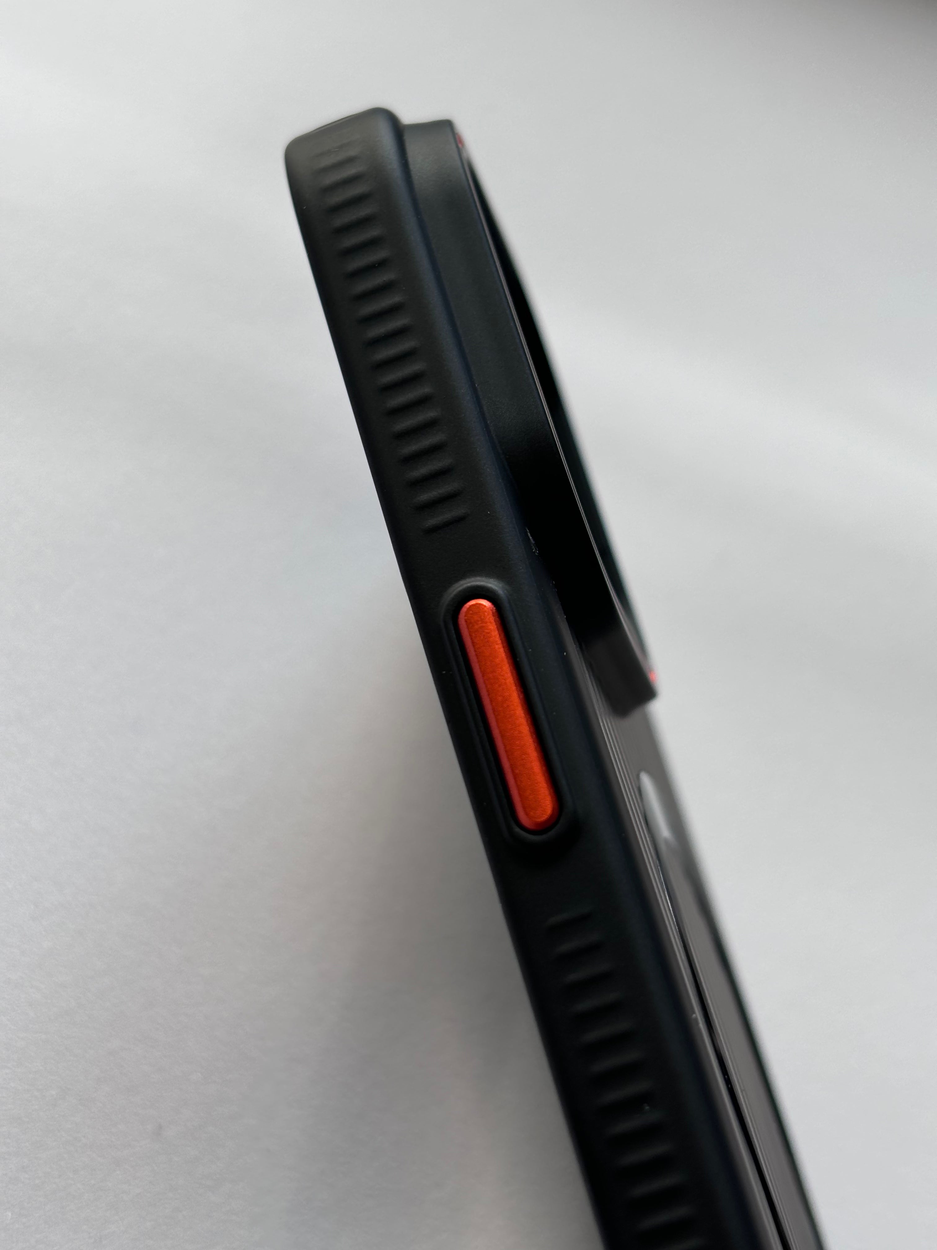 iPhone 15 Pro Case - Corrugated Cover-1182