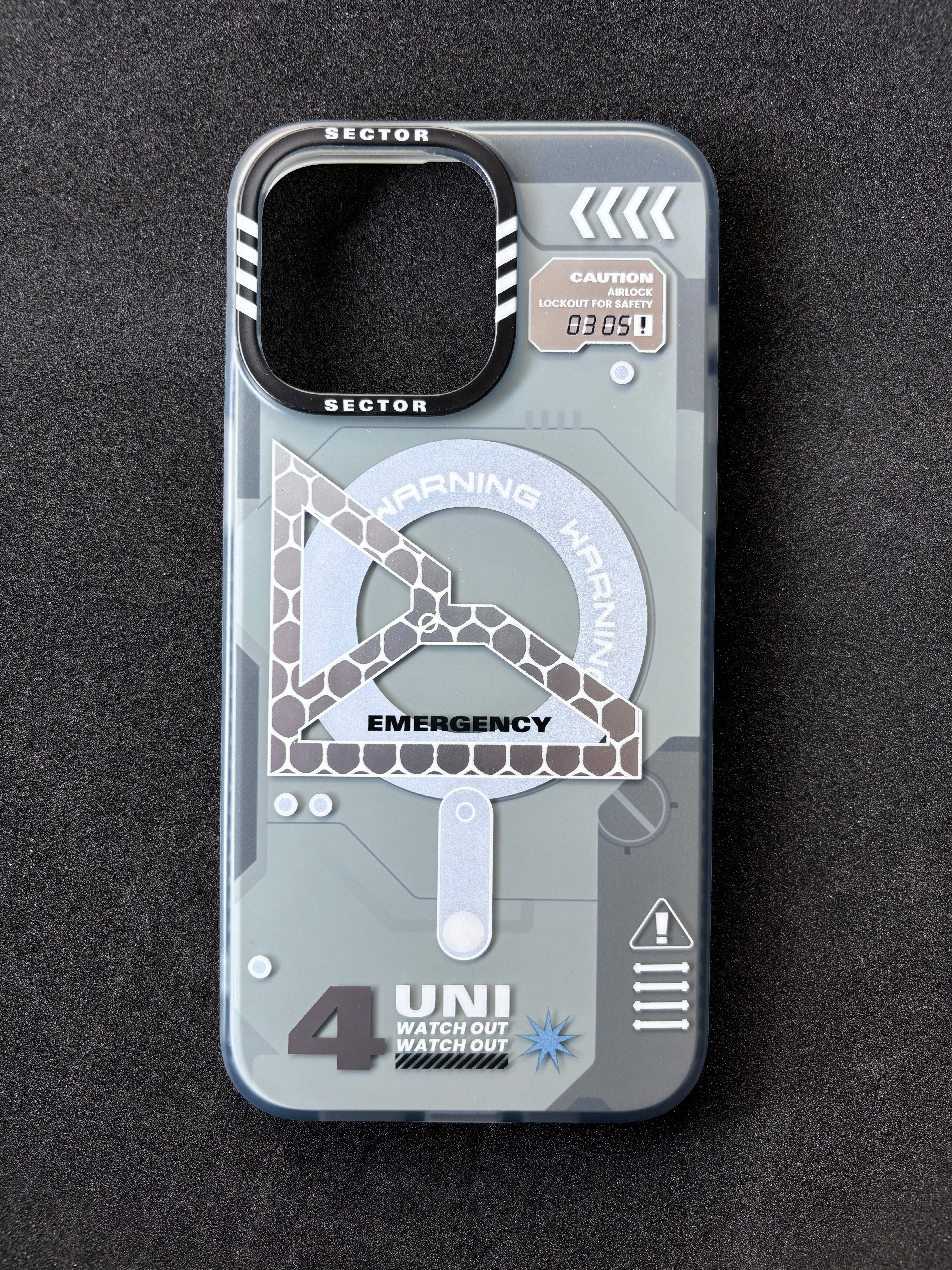 iPhone 15 Pro Max Cover - Magnetic Semi Transparent-1909