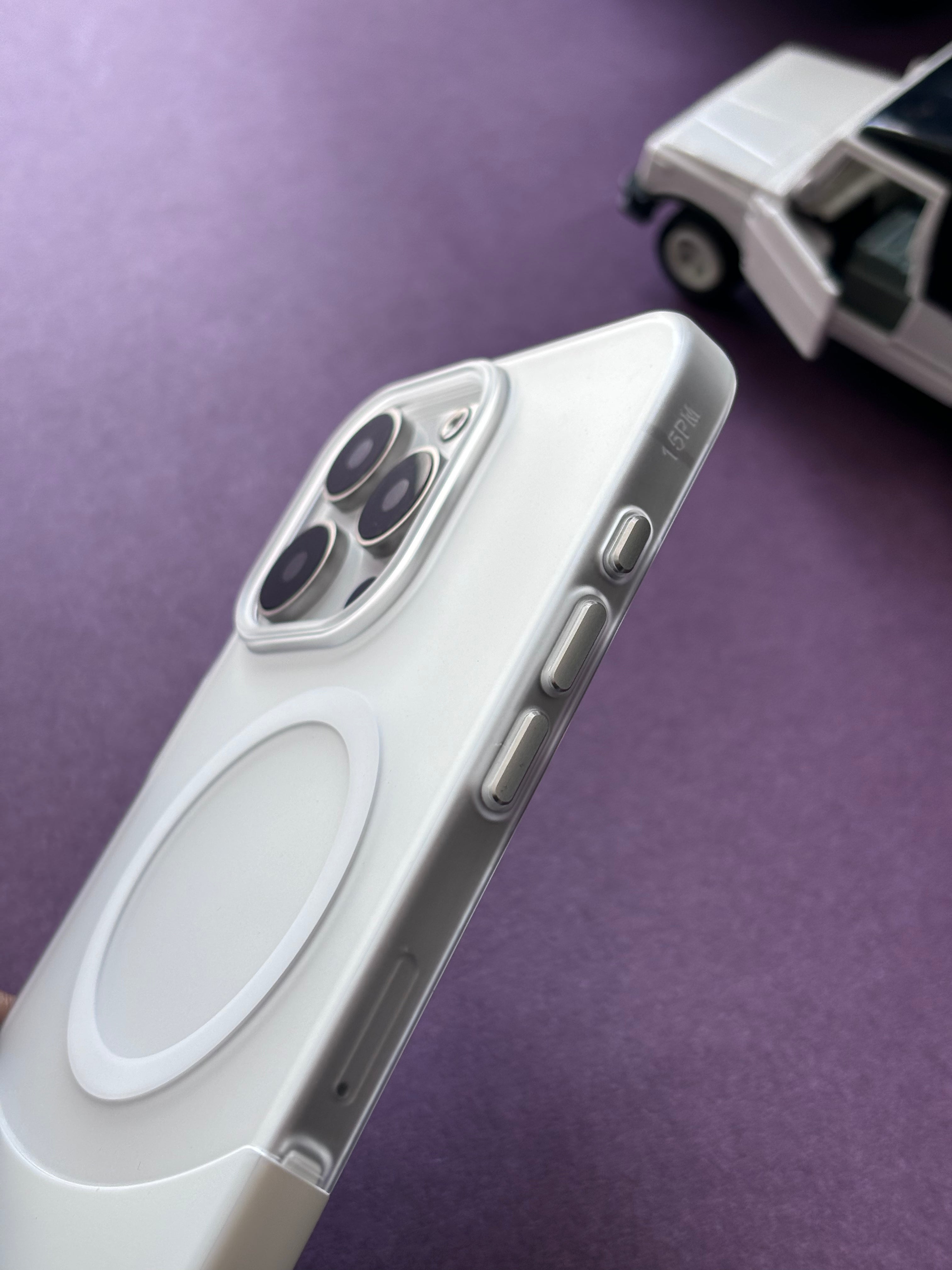 iPhone 15 Pro Back Cover - Splicing Detachable Cover-252