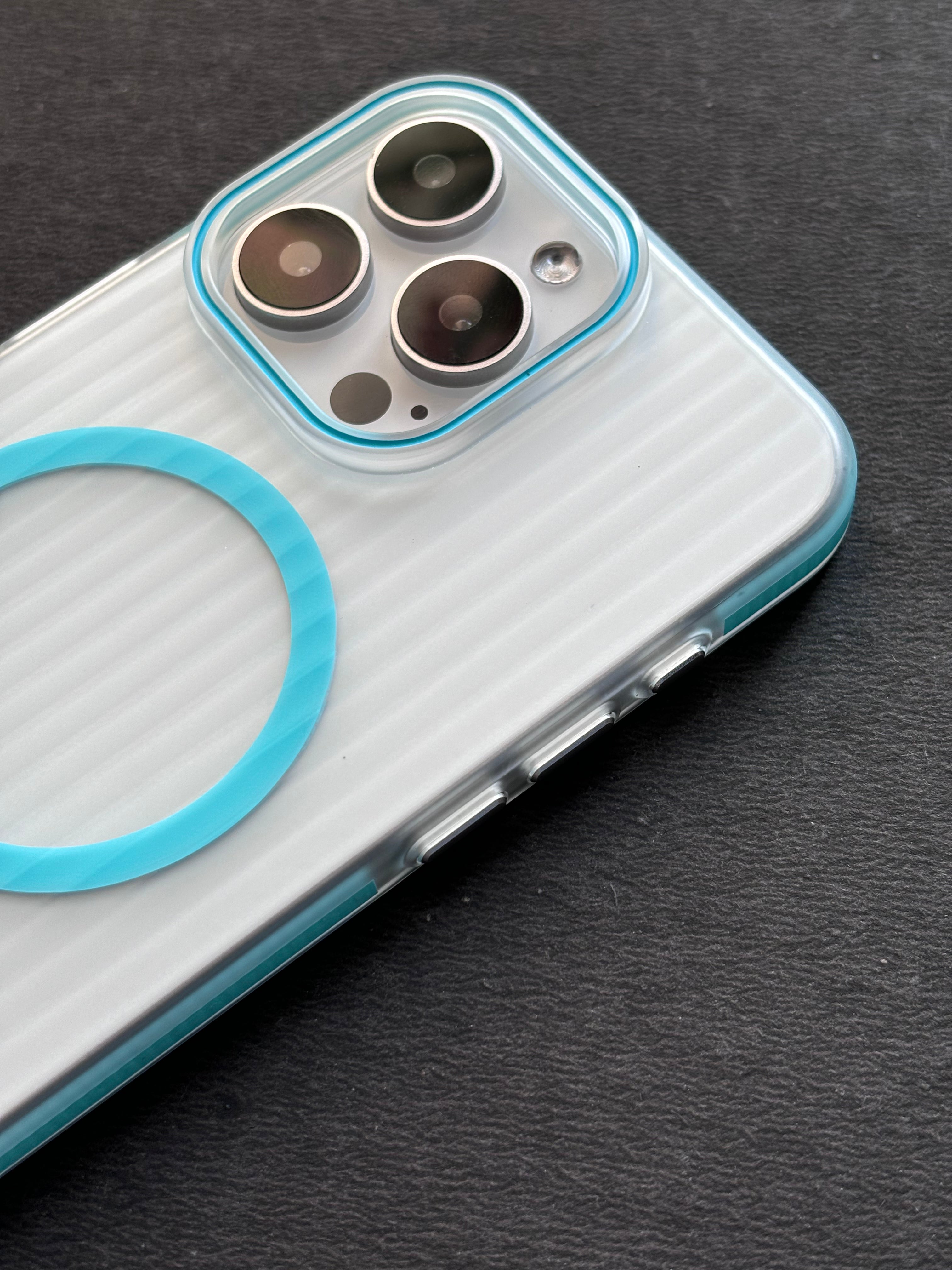 iPhone 15 Pro Cover - Corrugated Case-1543
