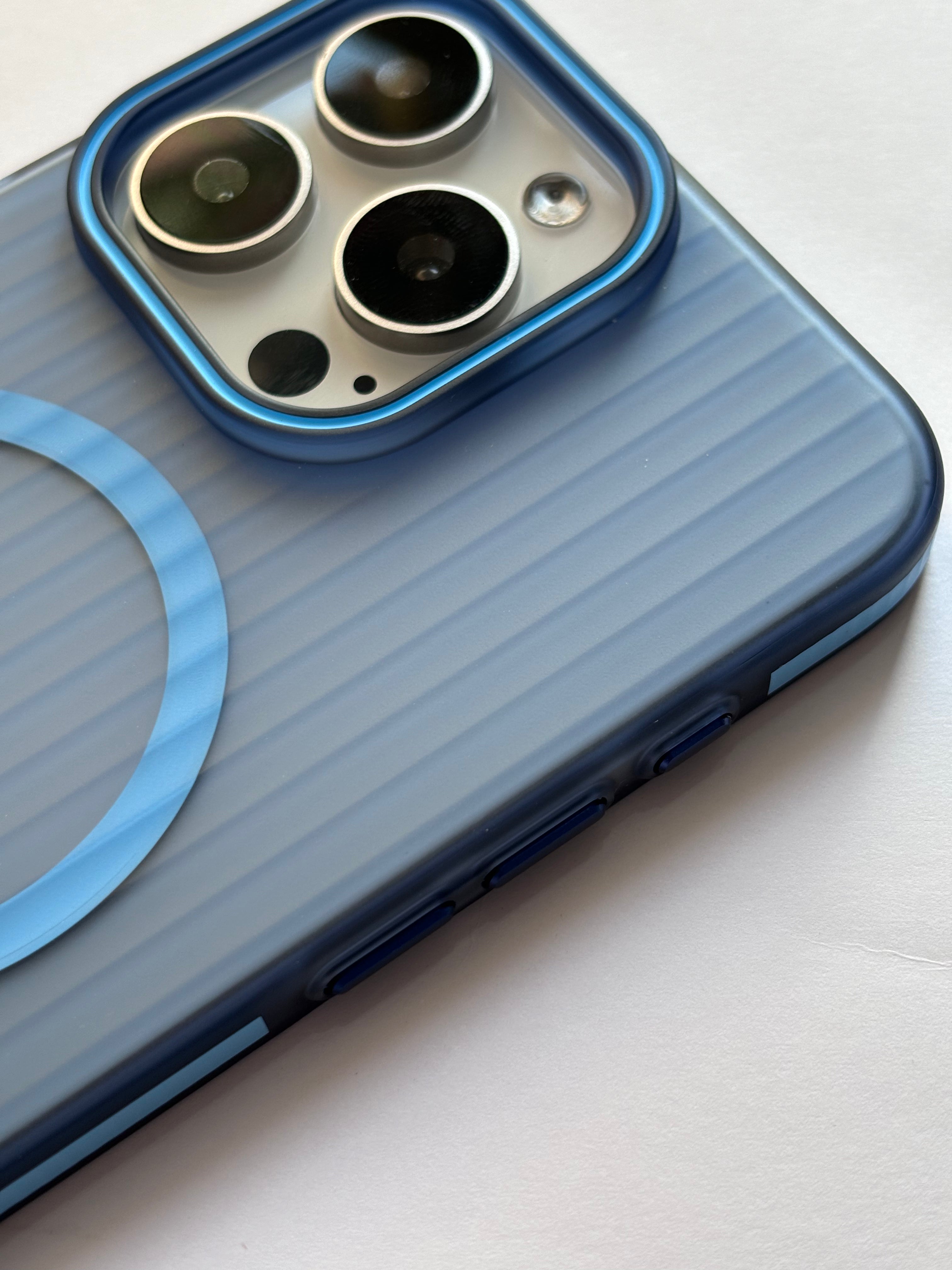 iPhone 15 Pro Cover Camera Protection - Luxury Corrugated-1570
