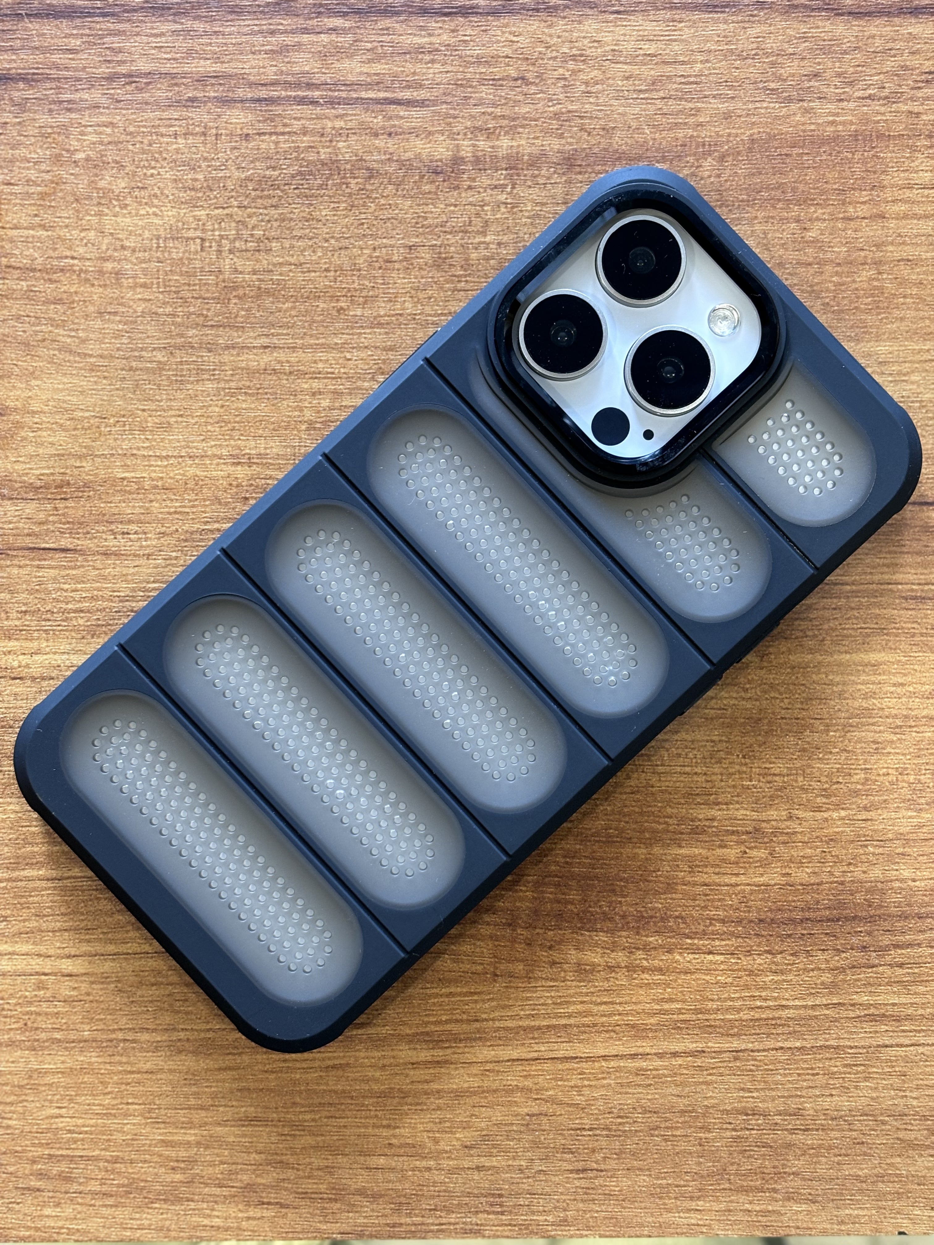 iPhone 13 Pro Max Cover - Breathable Case Black-2422
