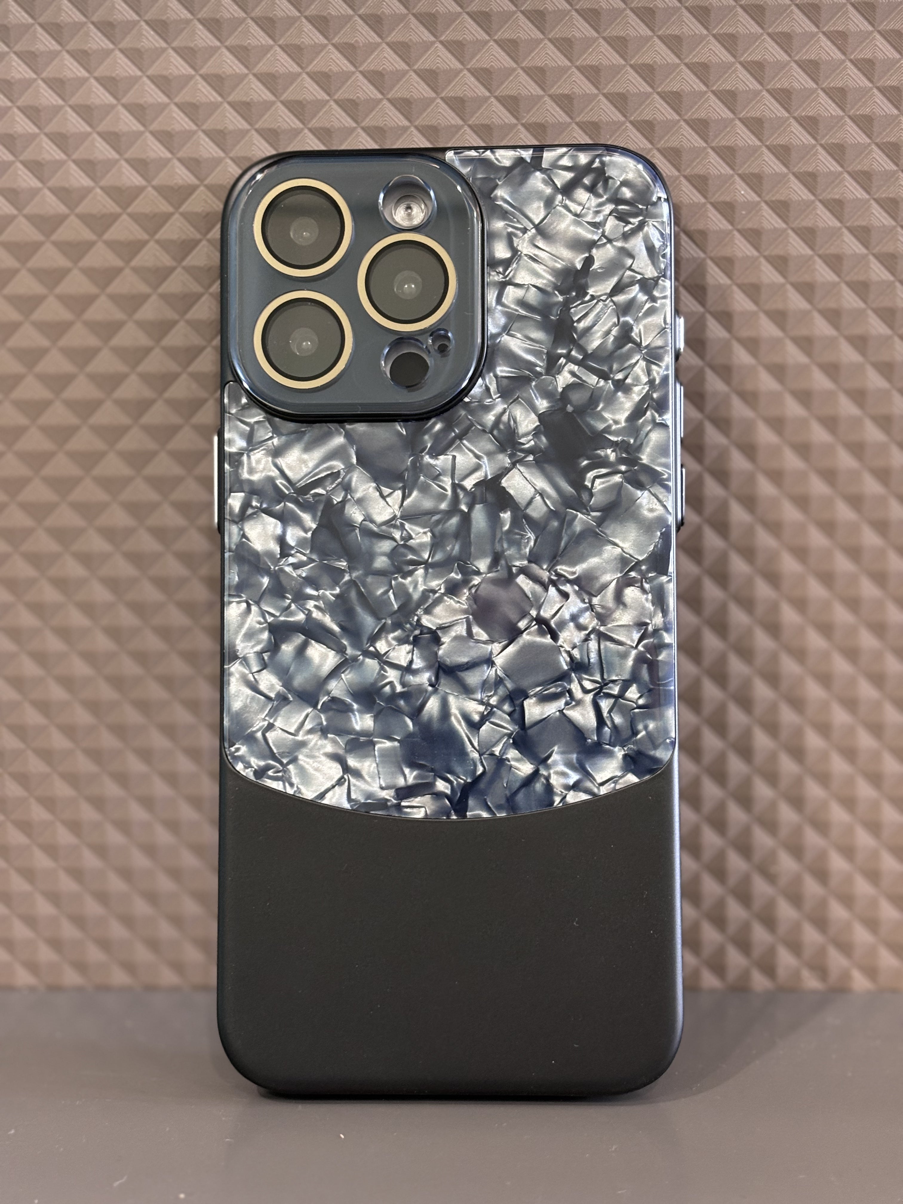 iPhone 15 Pro Cover - With Camera Protection-638