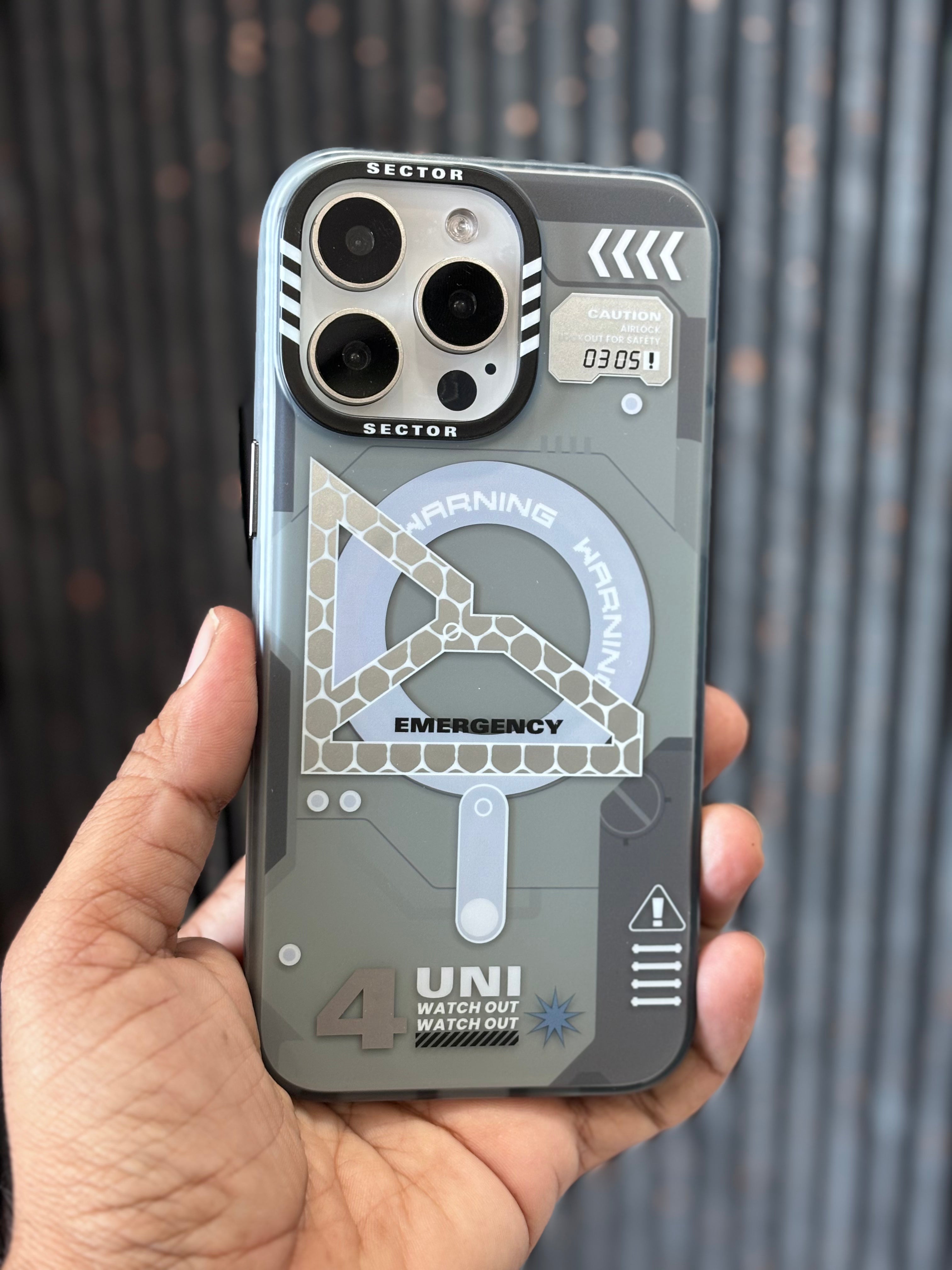 iPhone 15 Pro Max Cover - Magnetic Semi Transparent-1906