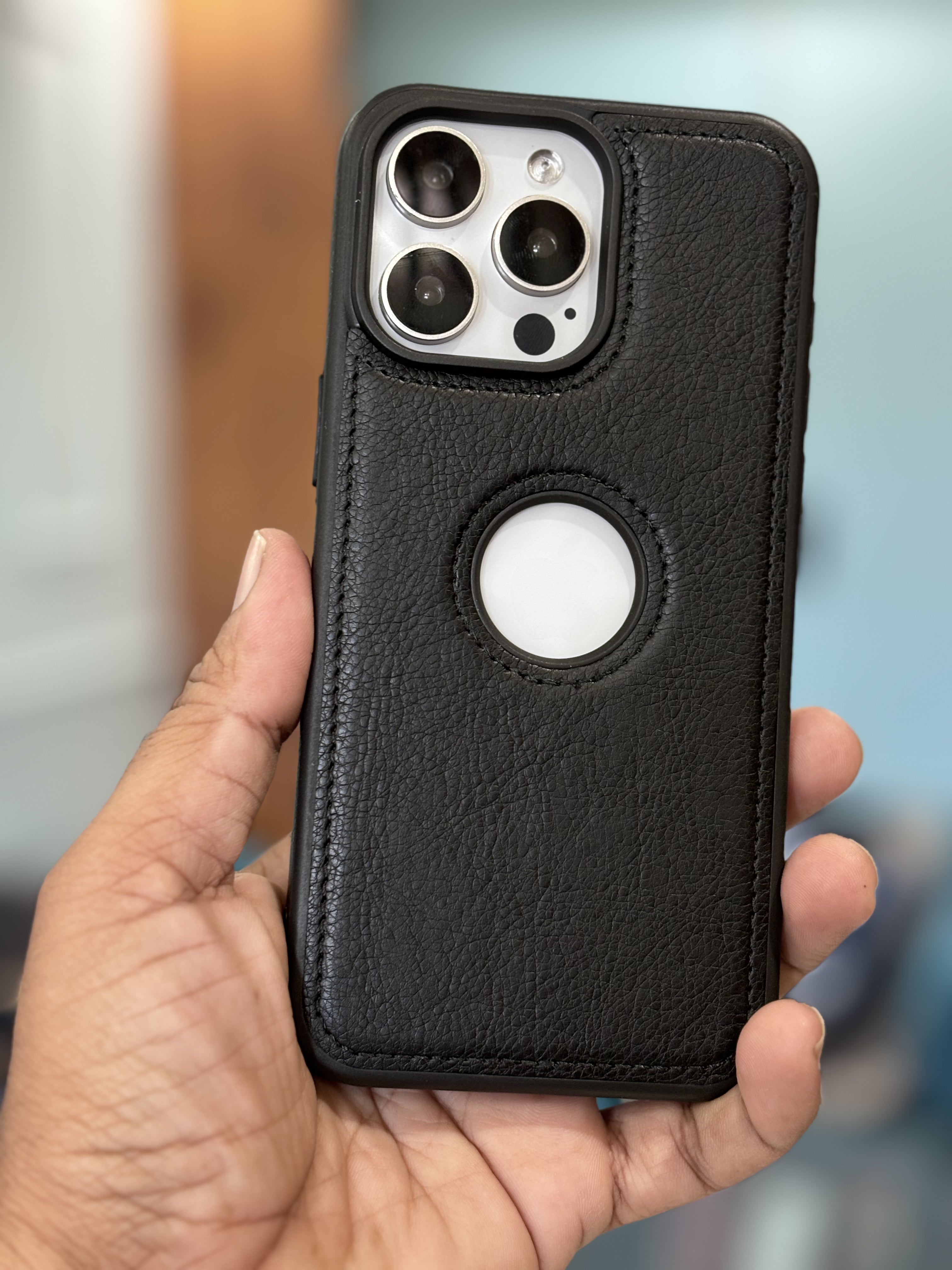 iPhone 15 Cover Vegan Leather Black Phone Case-381
