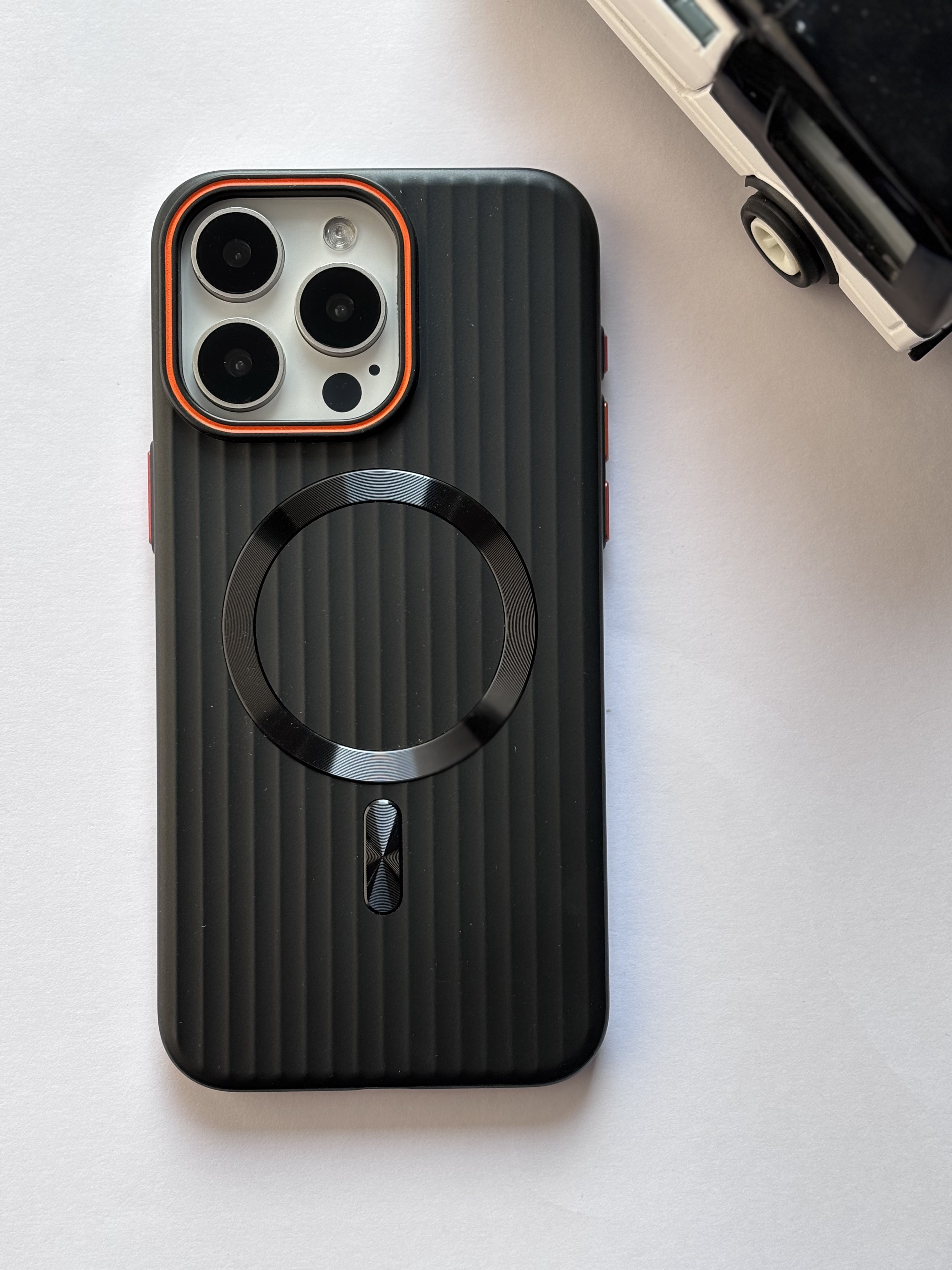 iPhone 15 Cover With Camera Protection Black Corrugated Case-1240