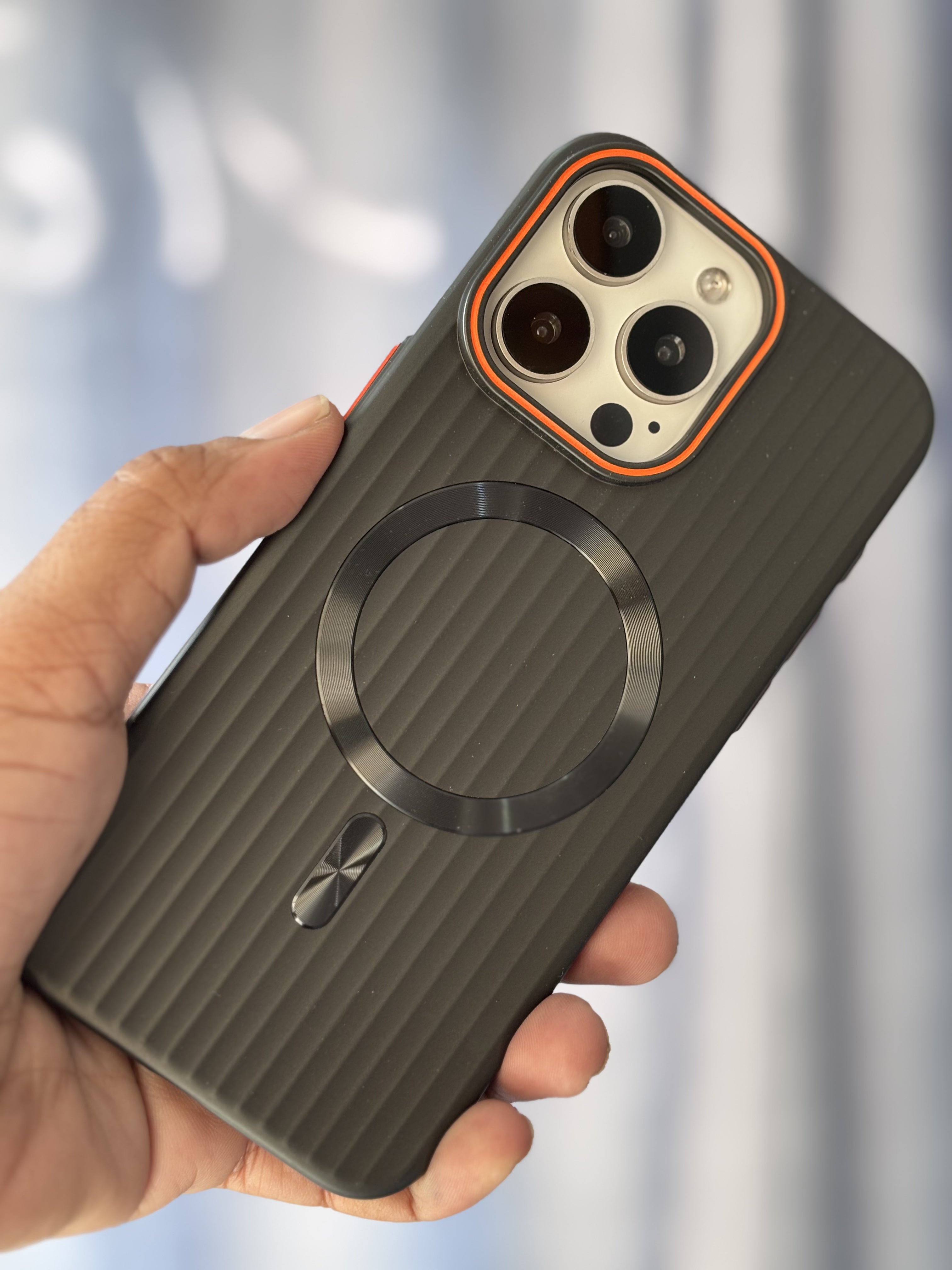 iPhone 15 Pro Case - Corrugated Cover-1176