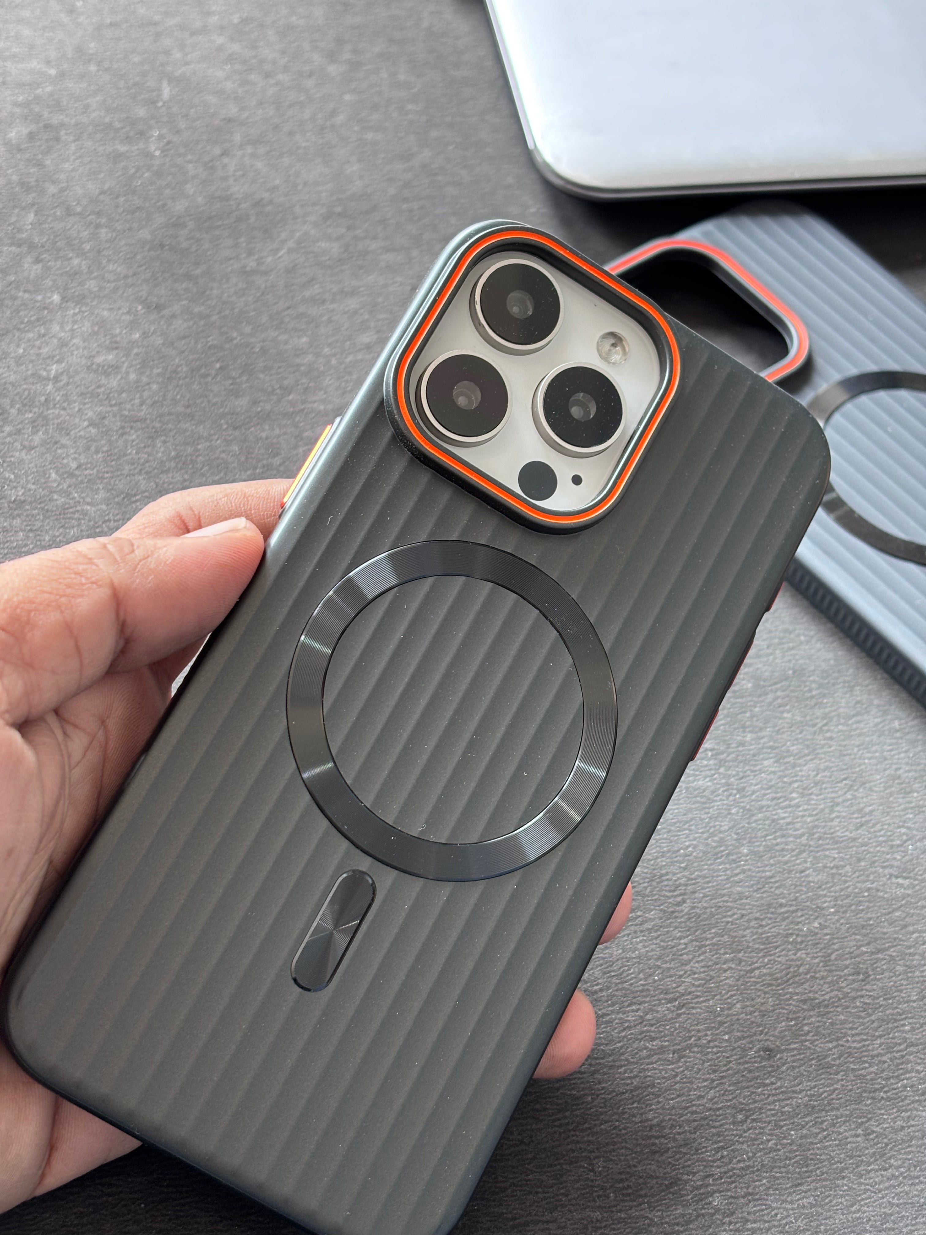 iPhone 15 Pro Case - Corrugated Cover-1174