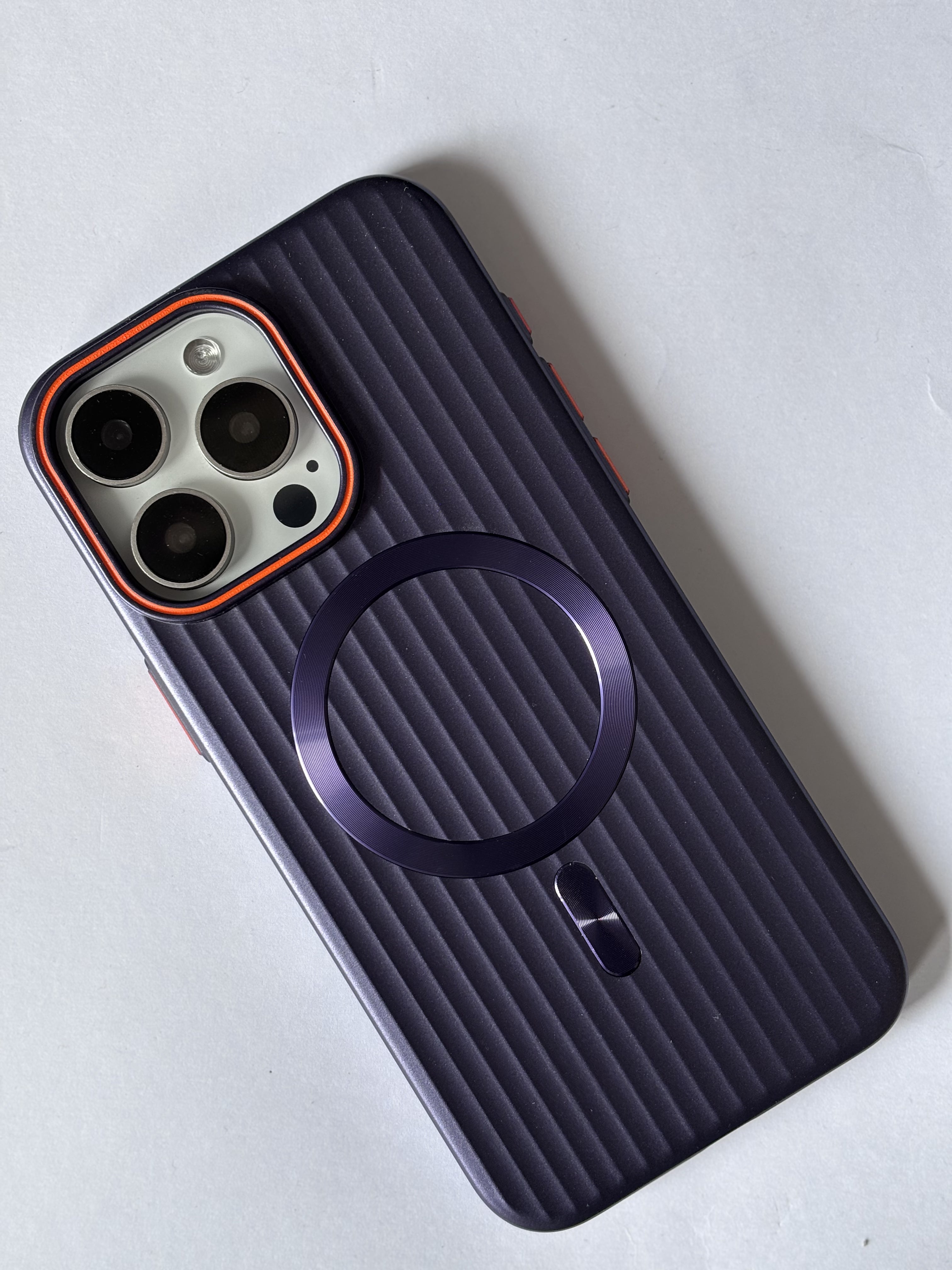 iPhone 15 Cover With Camera Protection Cool Purple Corrugated Case-1235