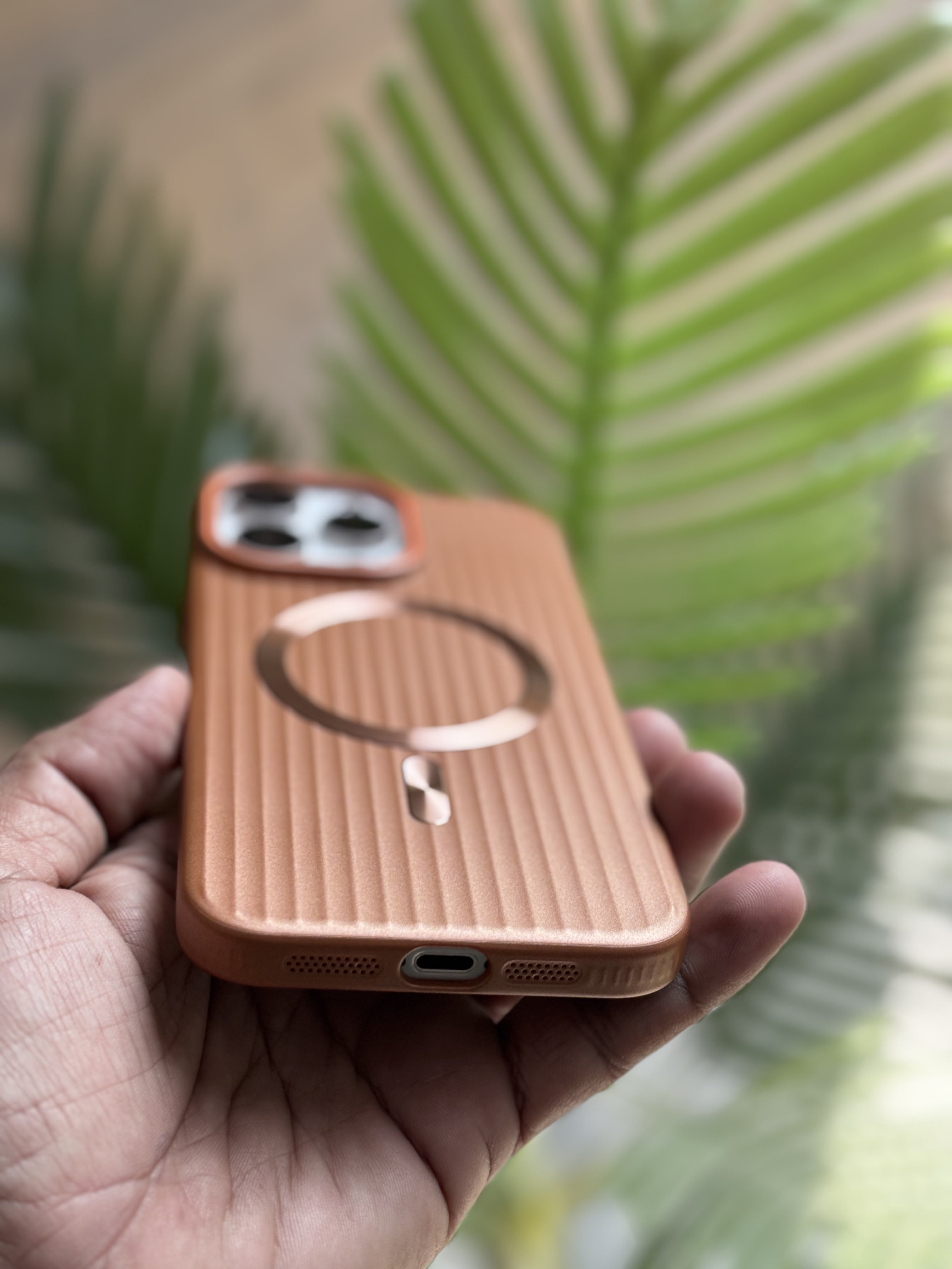 iPhone 15 Pro Cover - Corrugated Case-1136