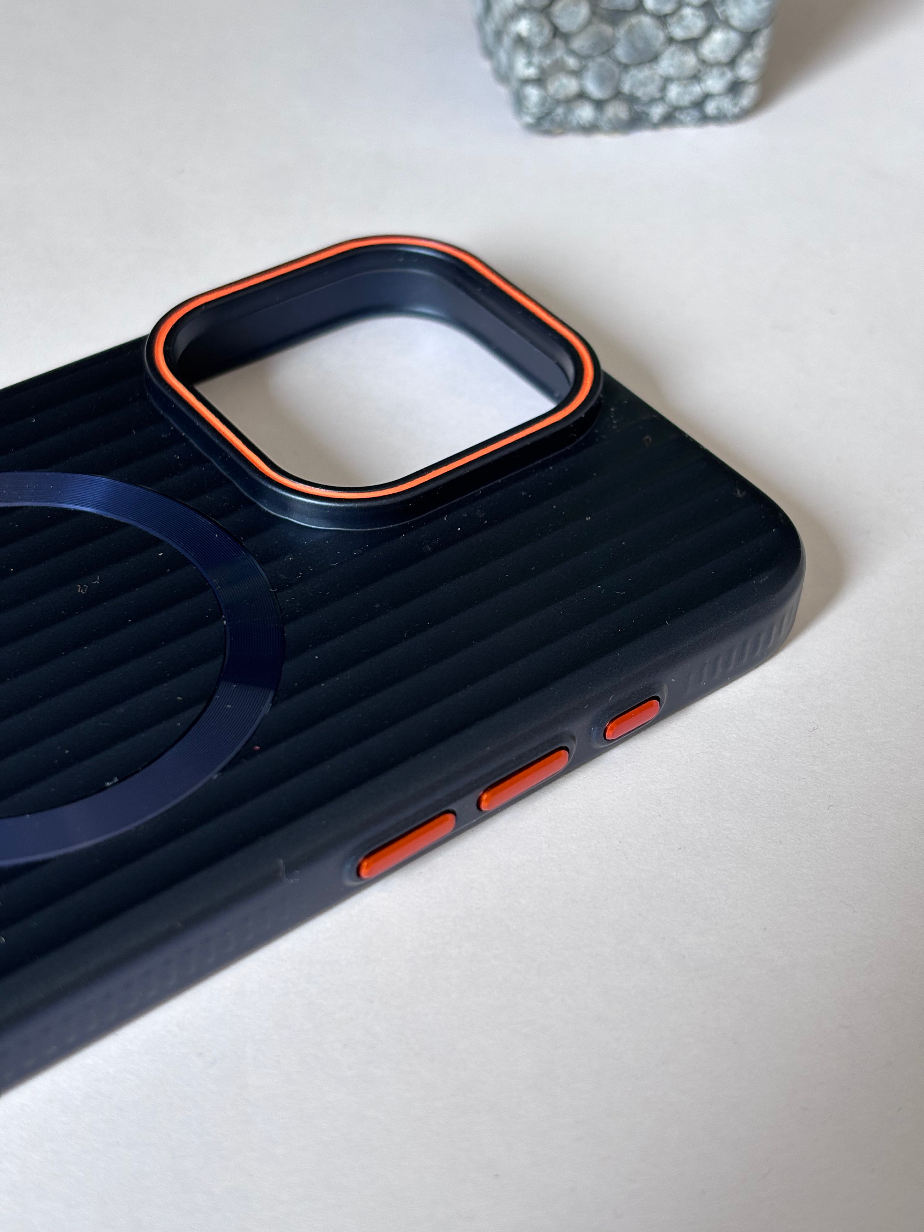 15 Pro Cover - Corrugated iPhone Case-1165