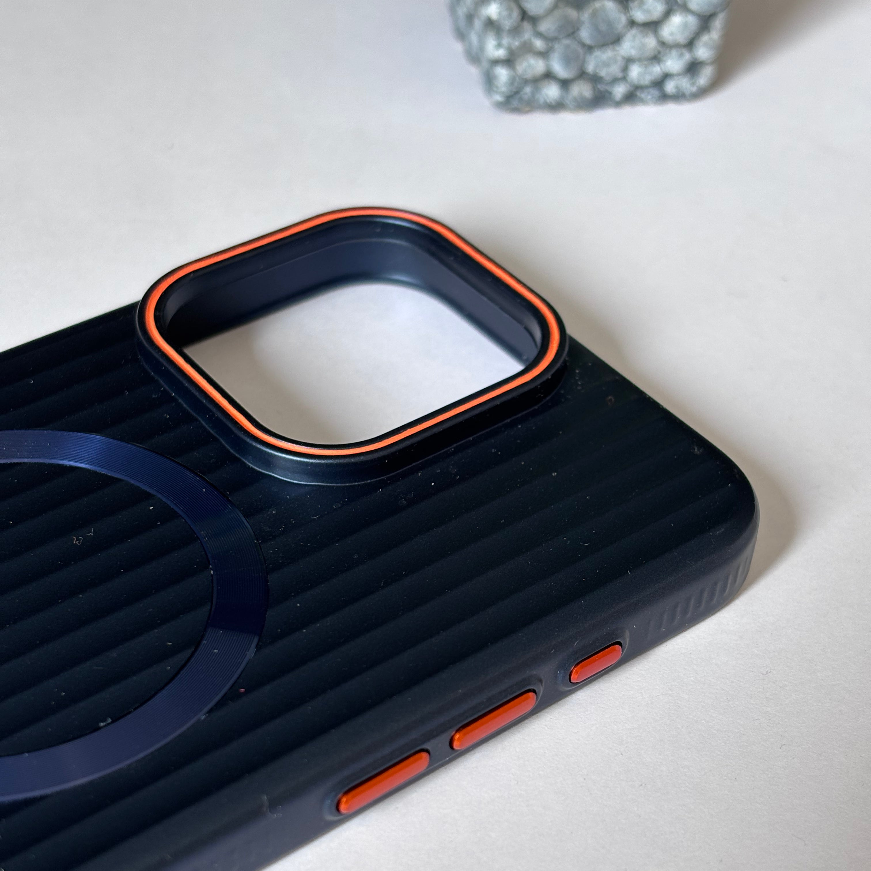 iPhone 13 Back Cover Corrugated Hybrid Magsafe Dark Blue Case