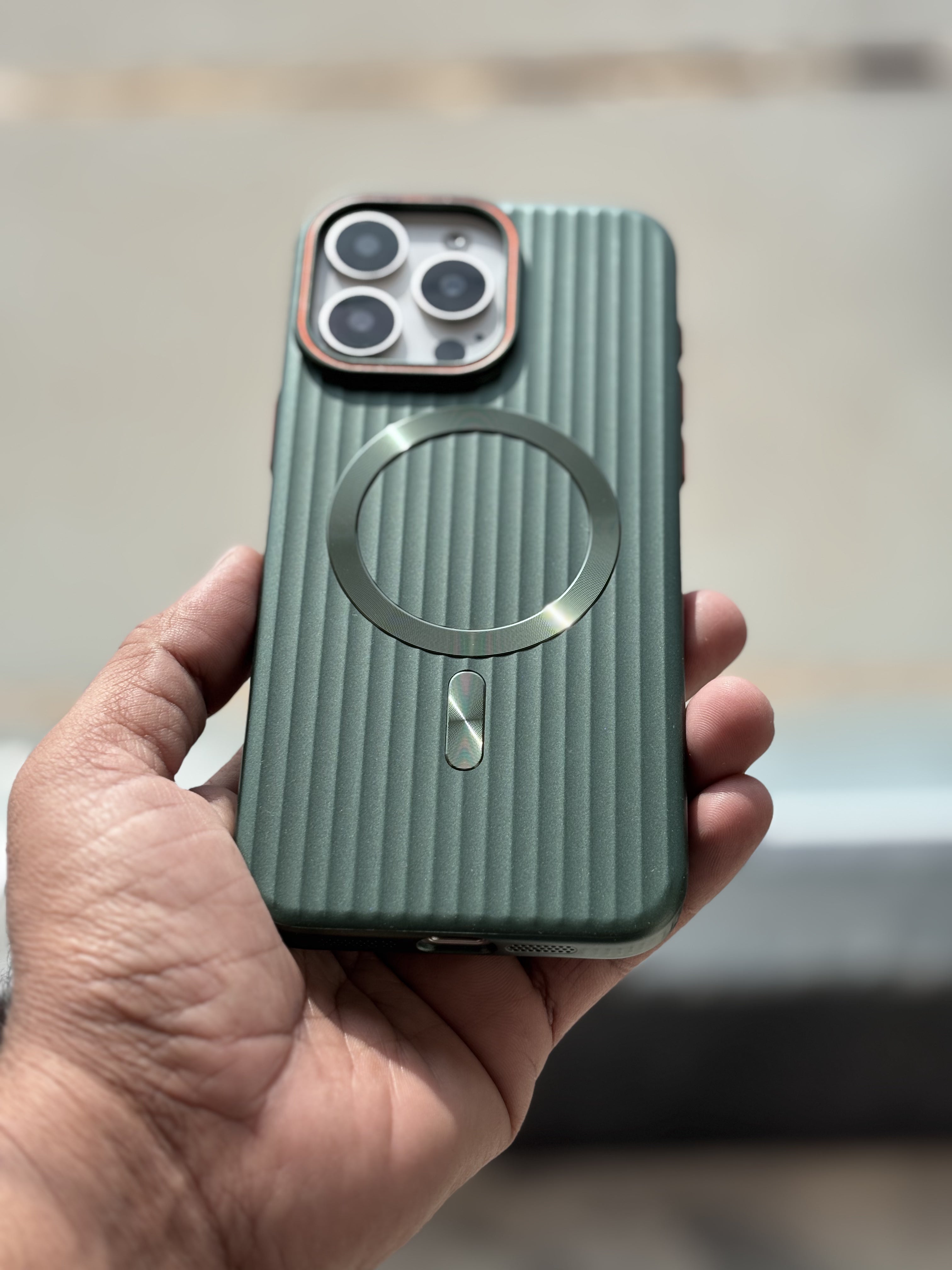 iPhone 15 Back Cover Stylish Green Corrugated Case-1217