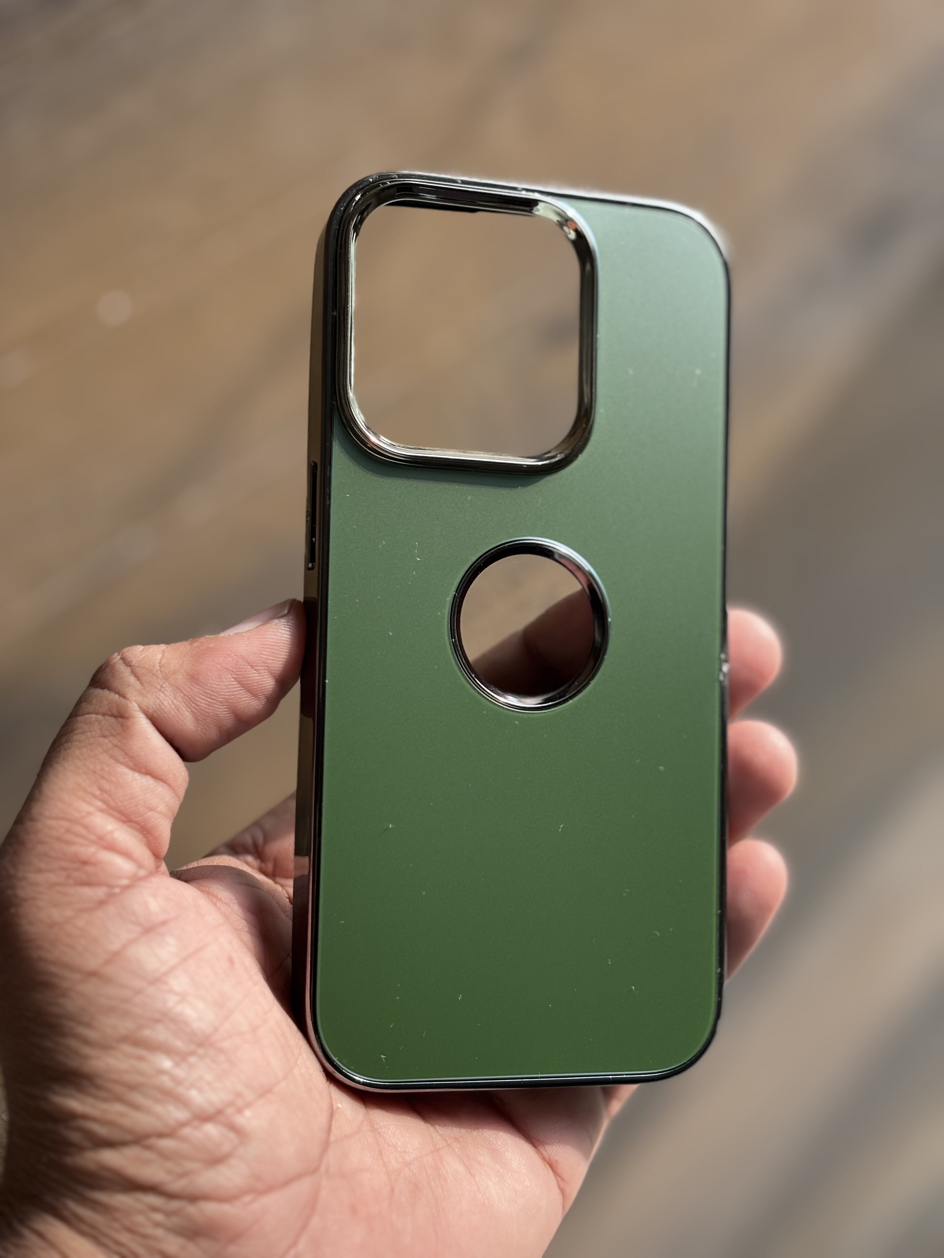 iPhone 15 Pro Cover - Stylish Electroplating Case-554
