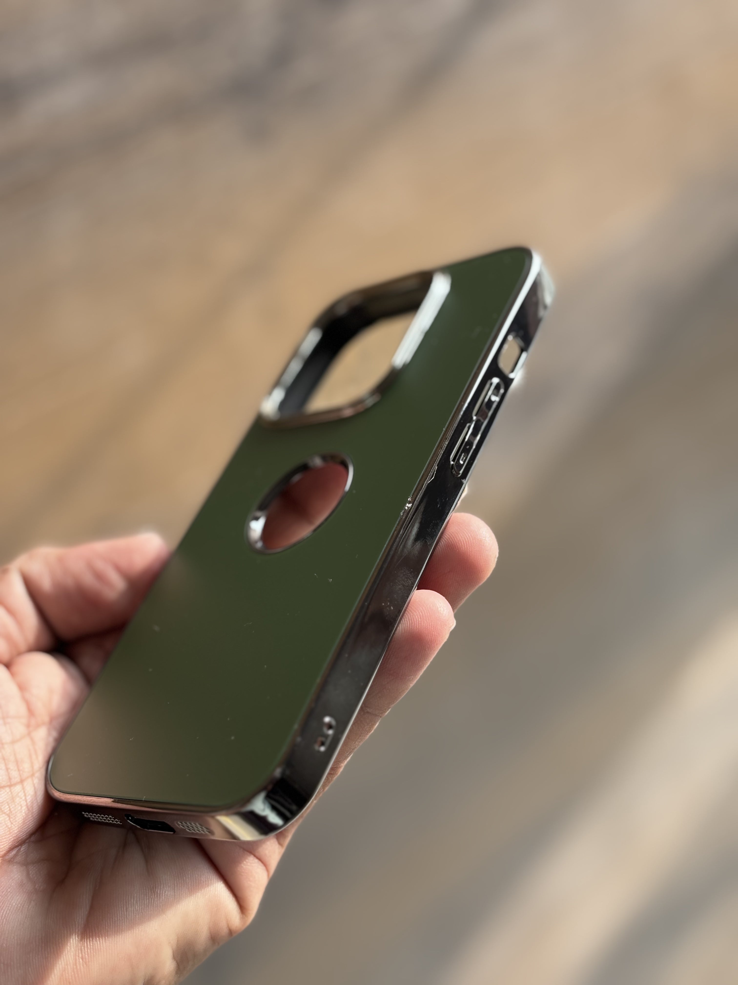 iPhone 15 Pro Cover - Stylish Electroplating Case-553