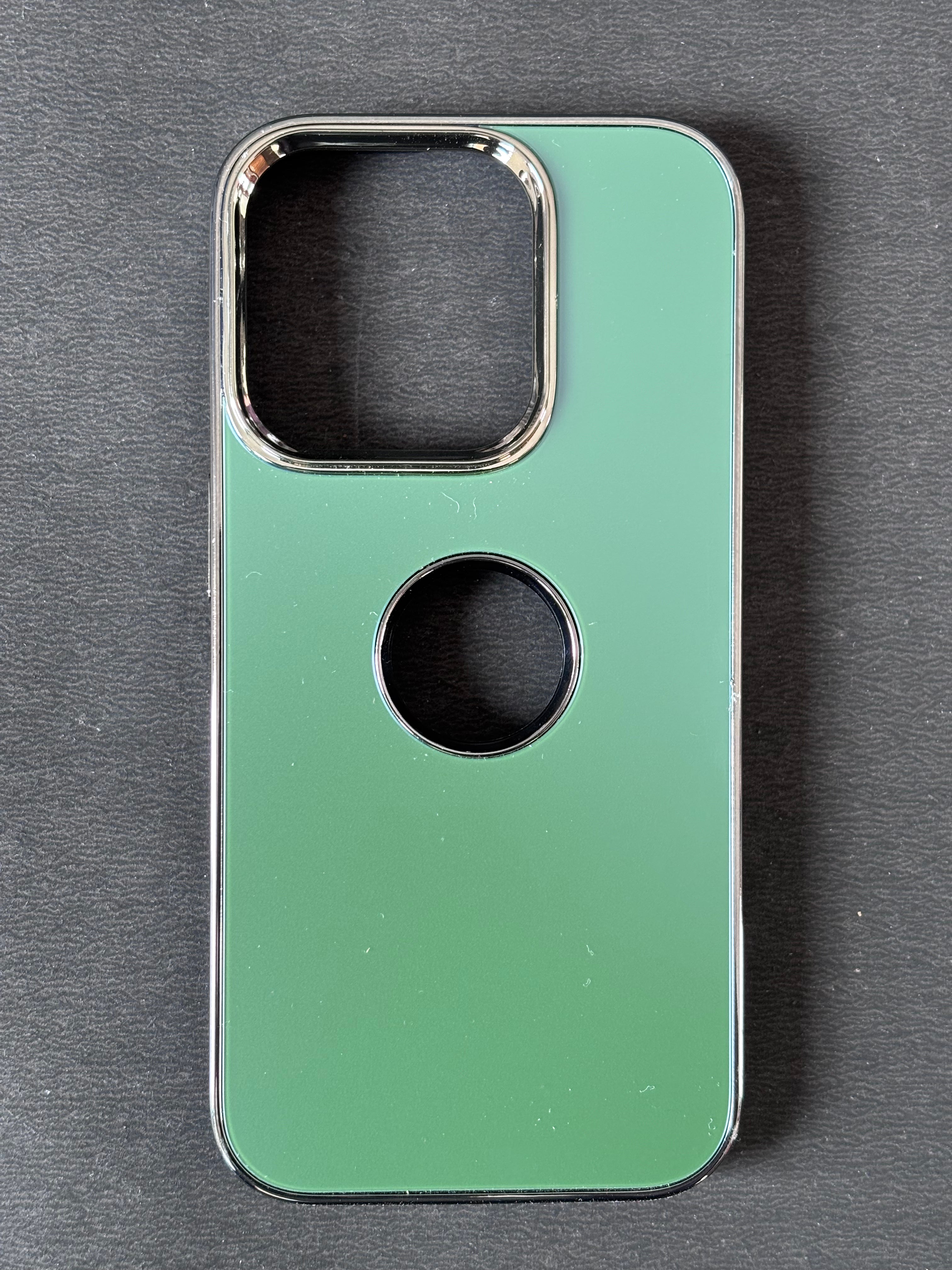 iPhone 15 Cover Green Sophisticated Phone Case-584