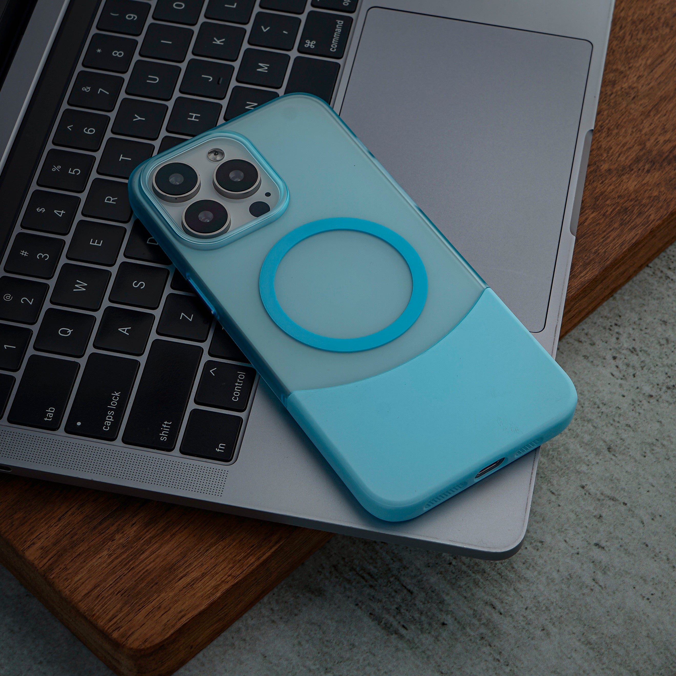 iPhone 15 Pro Max Cover Splicing Case With Camera Protection
