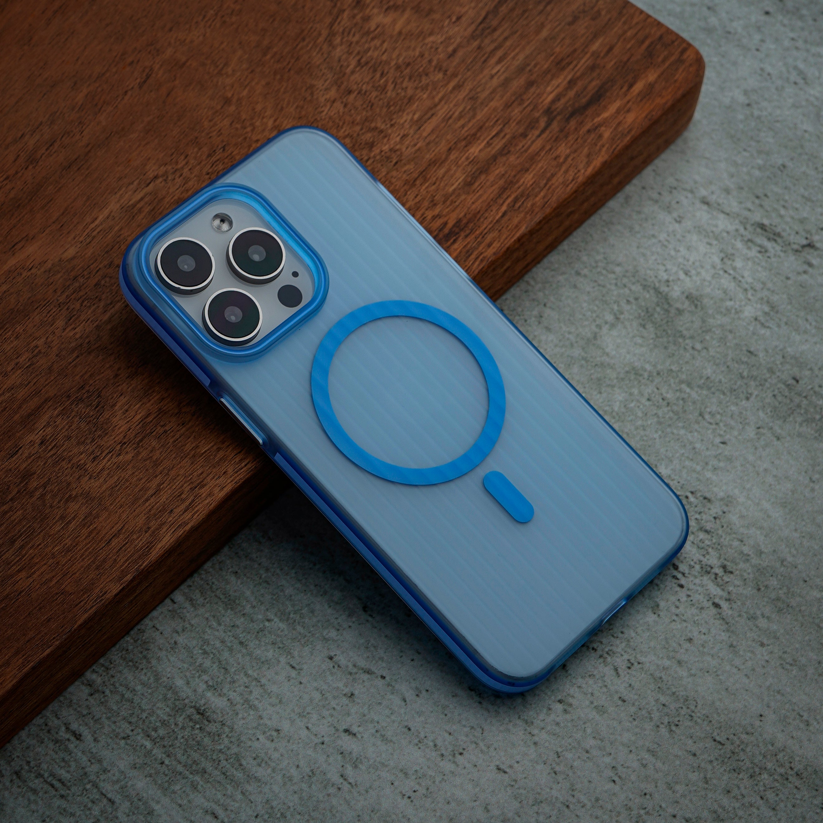 iPhone 14 Pro Cover - Thin Corrugated Back Case