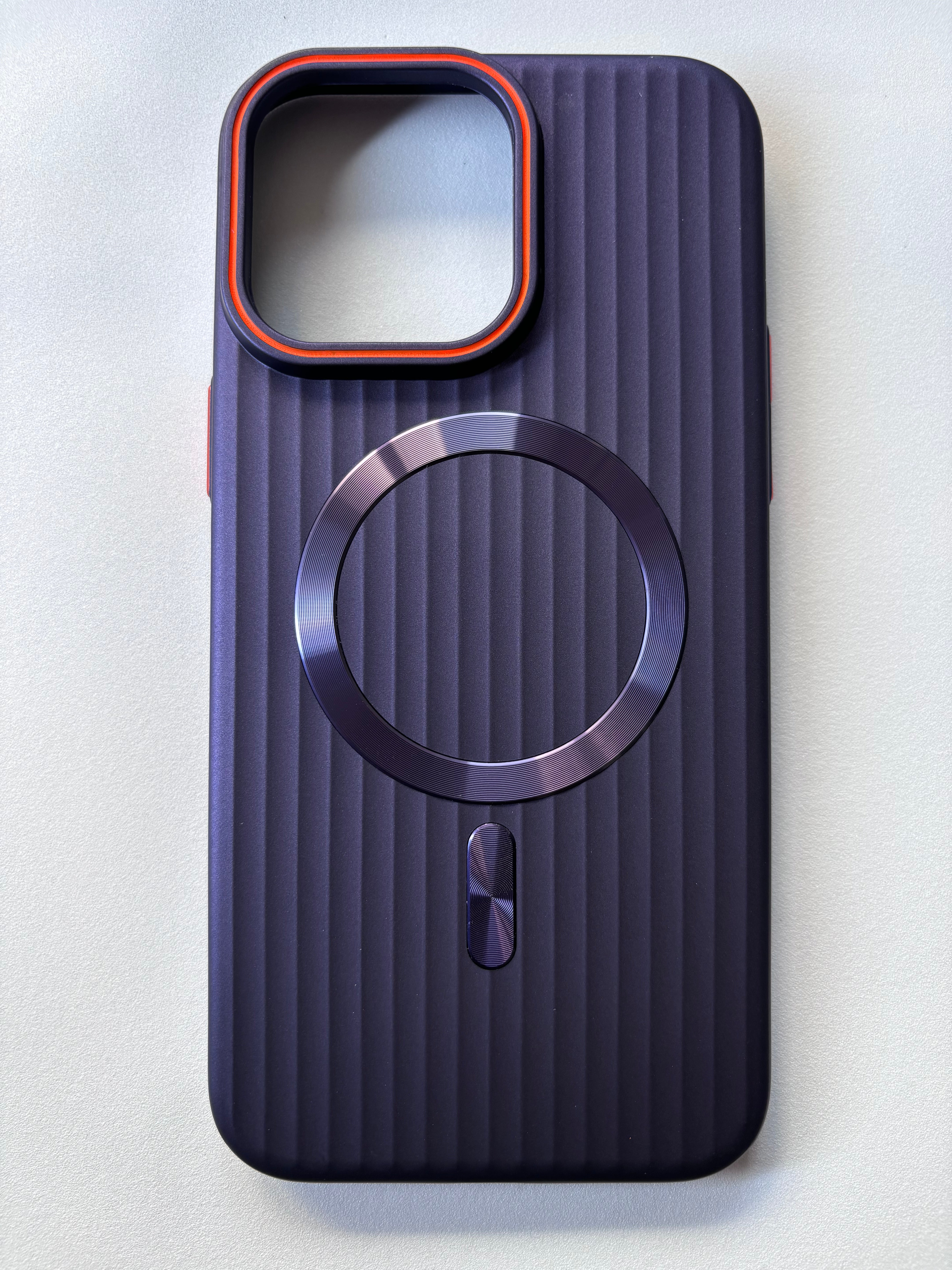 iPhone 13 Cover Corrugated Matte Case with Wireless Charging - Purple