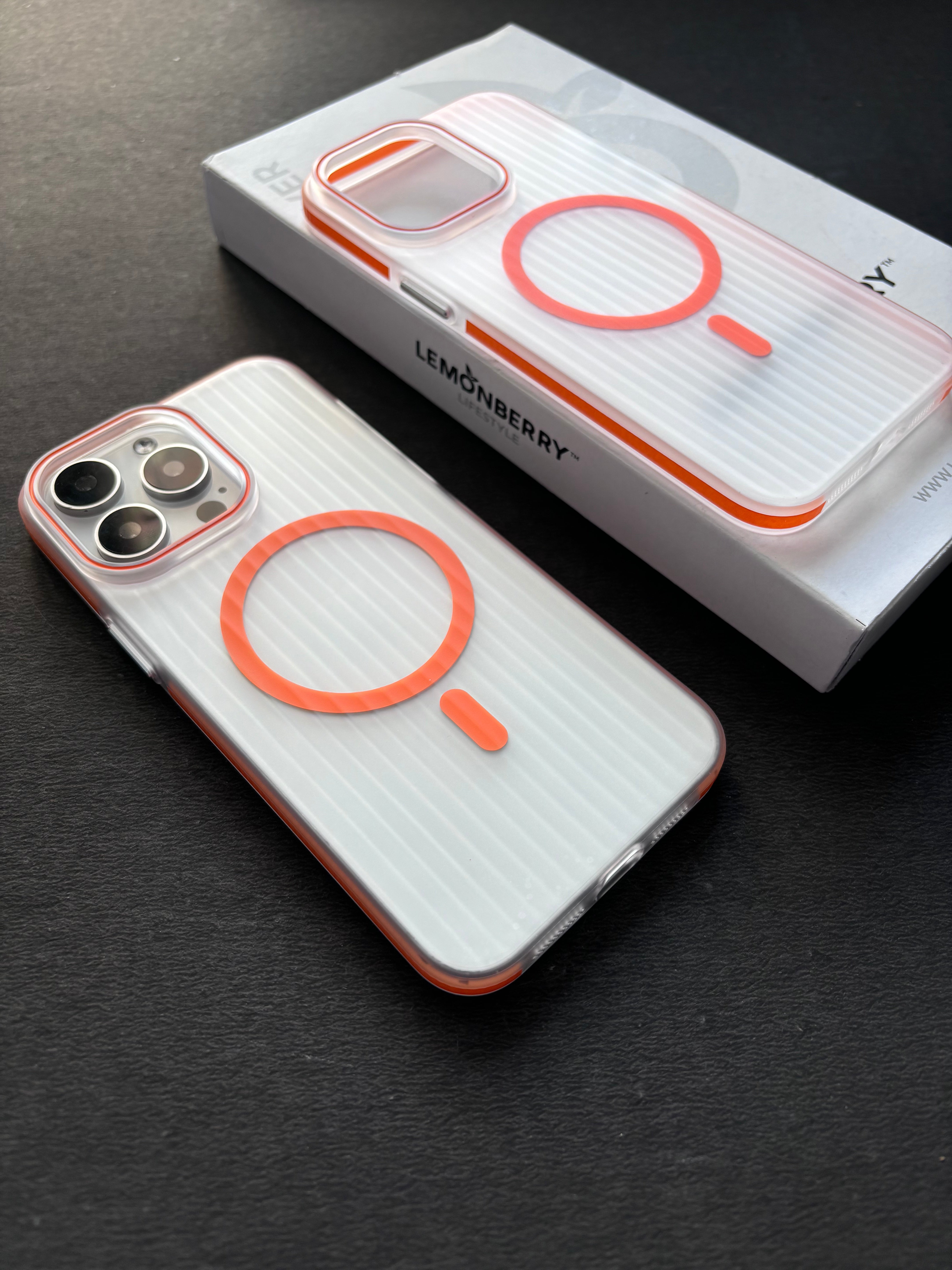 Corrugated Case iPhone 15 - Orange