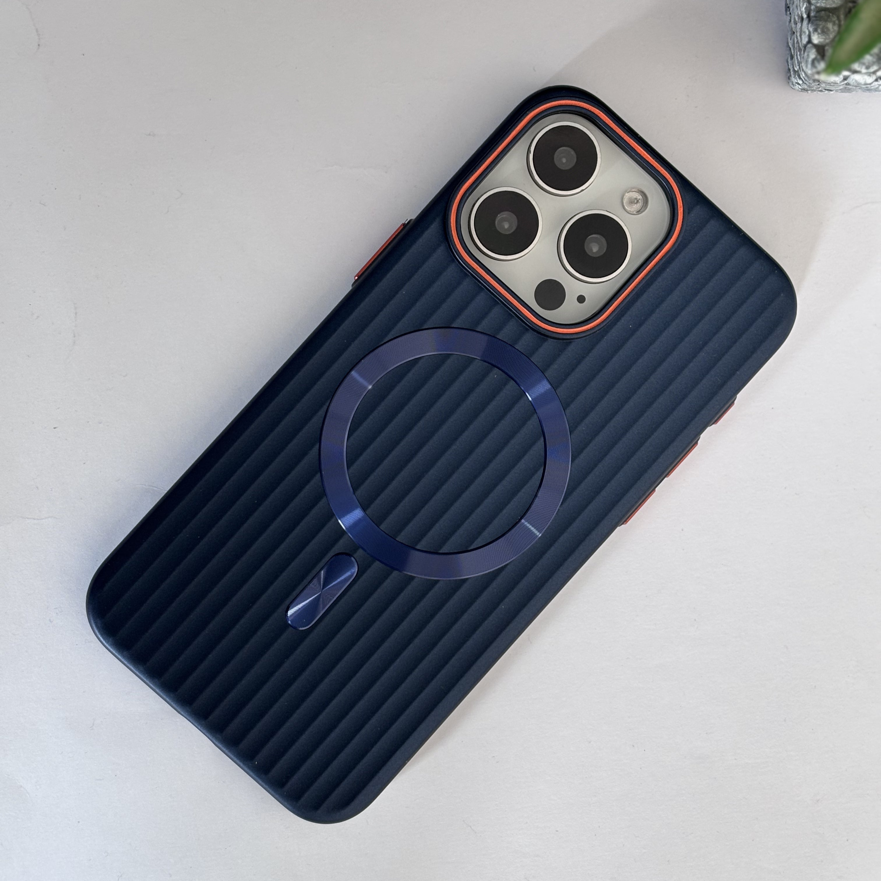 iPhone 13 Back Cover Corrugated Hybrid Magsafe Dark Blue Case