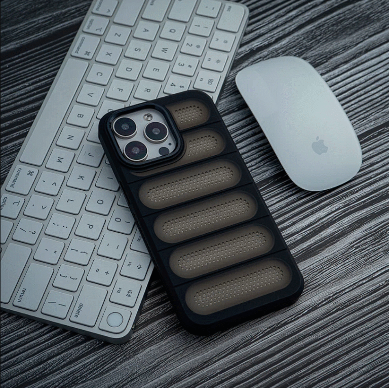 iPhone 15 Cover Breathable Phone Case