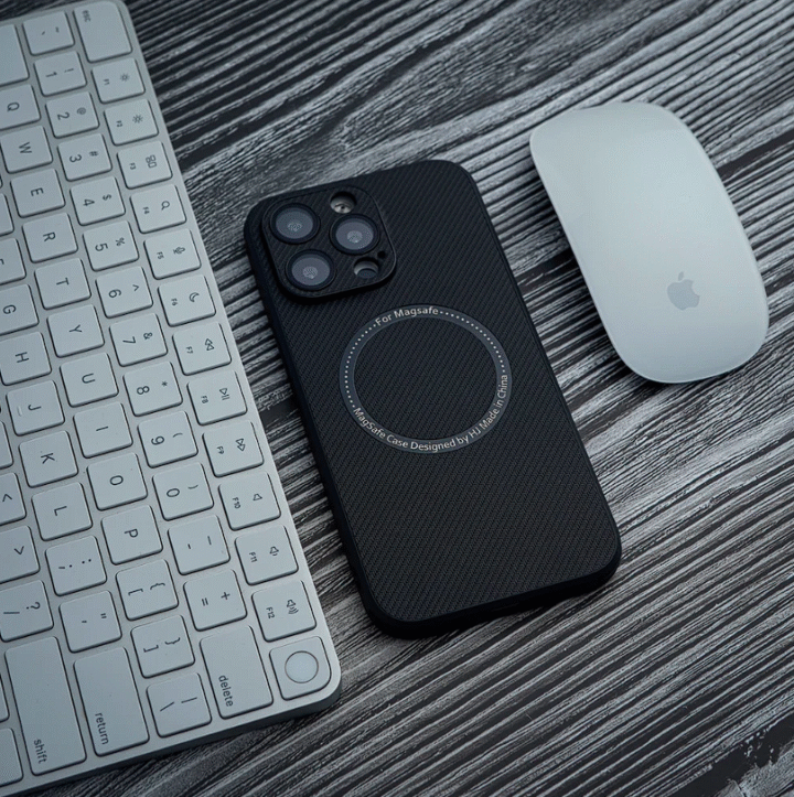 iPhone 13 Pro Cover - Black