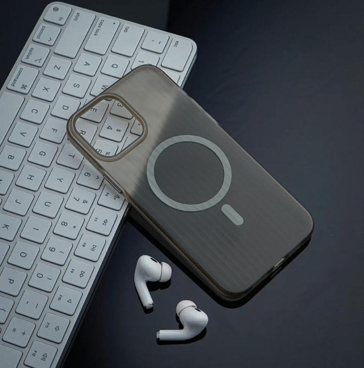 iPhone 14 Phone Cover Wave Design Magnetic Case
