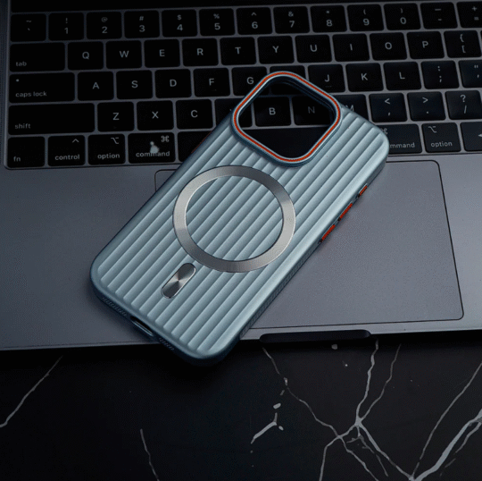 iPhone 13 Back Cover Corrugated Shadow Design With MagSafe White Case